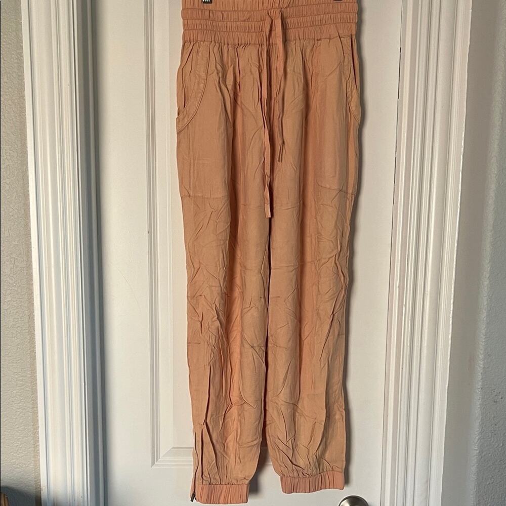 NWT Free People Movement Halfzies Pant Joggers Apricot Size Medium - Picture 4 of 10
